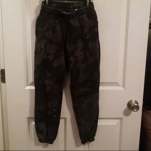 Under Armour youth boys joggers